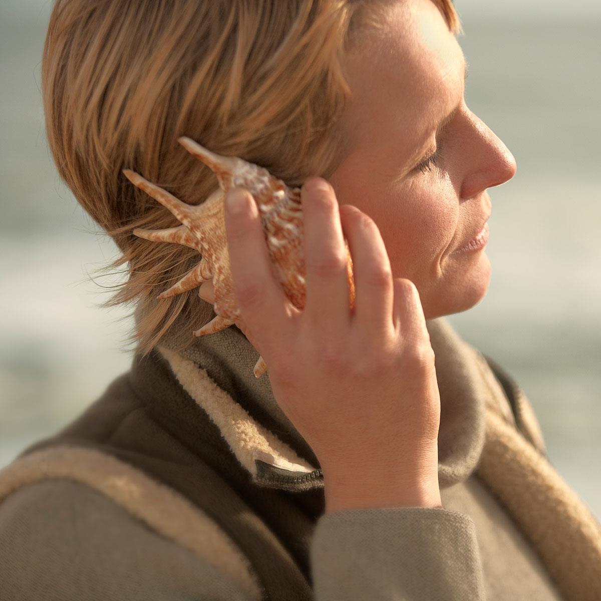 Portrait eines Mannes mit Tinnitus.
