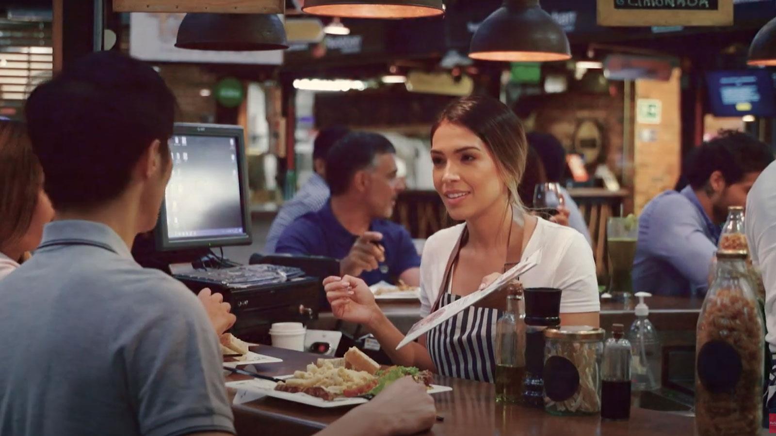 Notre toute dernière aide auditive avec la qualité sonore la plus naturelle - ReSound ONE