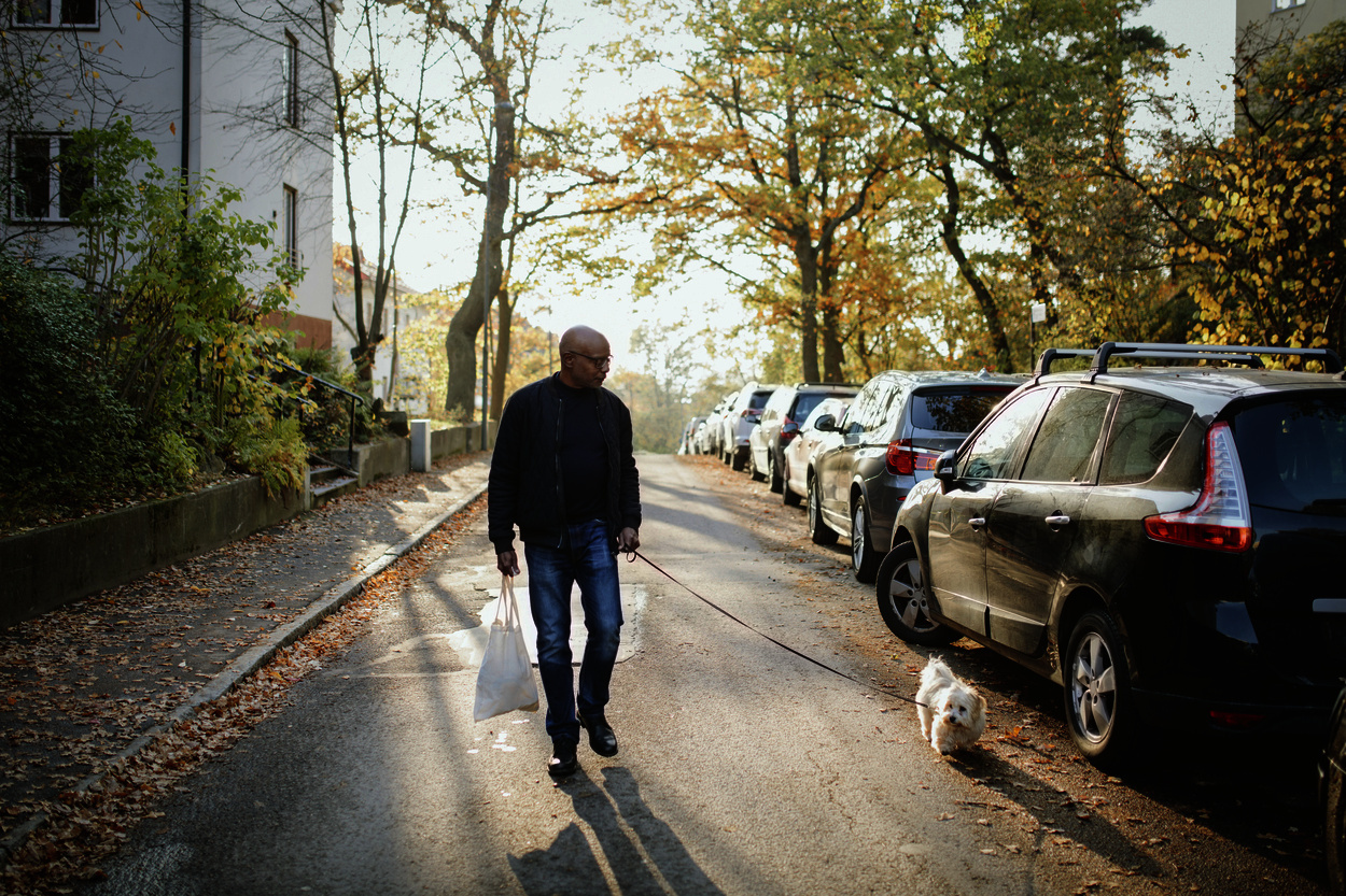 casal e netos jogando